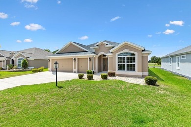 Welcome to refined Florida living in this exceptional Iris model - photo 6