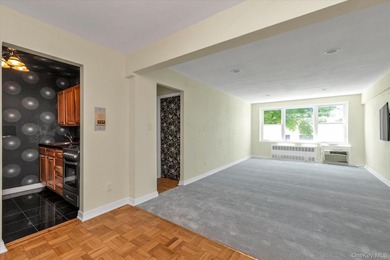 First-floor, bright, spacious studio available at Capitol House! - photo 3
