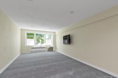 First-floor, bright, spacious studio available at Capitol House! - photo 4