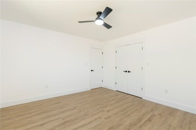 Experience the perfect blend of modern design and lakeside - photo 14