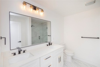 Experience the perfect blend of modern design and lakeside - photo 15