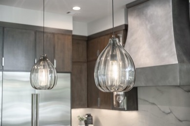 Stunning, virtually new, Transitional-style 24/7 Lake Access - photo 16