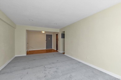 First-floor, bright, spacious studio available at Capitol House! - photo 7