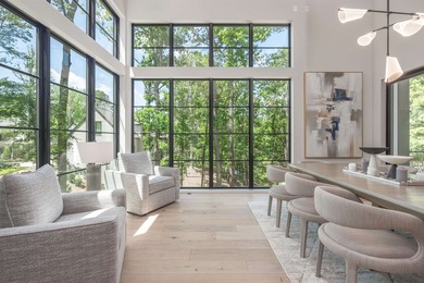 Stunning, virtually new, Transitional-style 24/7 Lake Access - photo 18