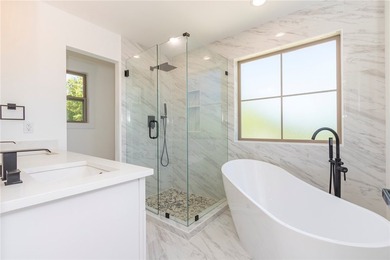 Experience the perfect blend of modern design and lakeside - photo 19