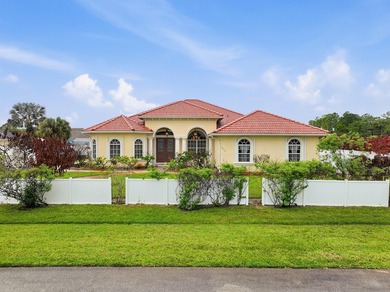 Meticulously cared for by its original owner, this stunning - photo 2