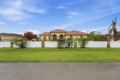 Meticulously cared for by its original owner, this stunning - photo 3