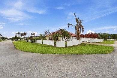 Meticulously cared for by its original owner, this stunning - photo 6