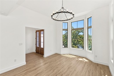 Experience the perfect blend of modern design and lakeside - photo 26