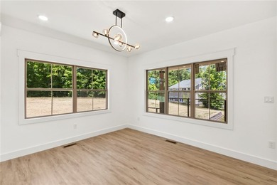 Experience the perfect blend of modern design and lakeside - photo 28