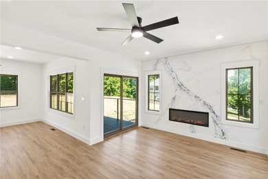 Experience the perfect blend of modern design and lakeside - photo 32
