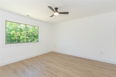 Experience the perfect blend of modern design and lakeside - photo 35