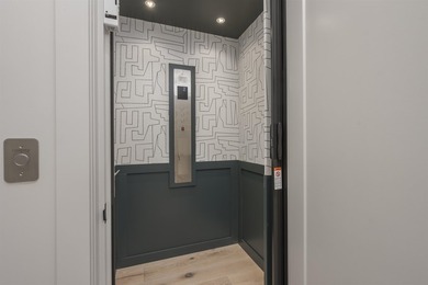 Stunning, virtually new, Transitional-style 24/7 Lake Access - photo 37