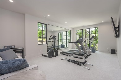 Stunning, virtually new, Transitional-style 24/7 Lake Access - photo 47