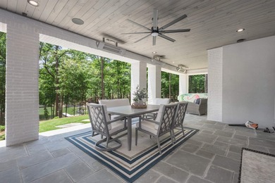 Stunning, virtually new, Transitional-style 24/7 Lake Access - photo 49