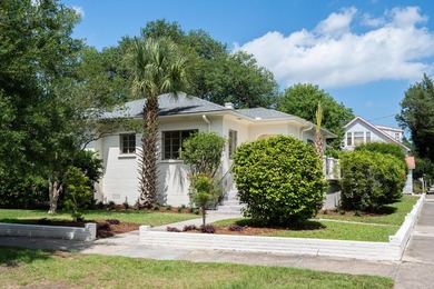 This Wagener Terrace residence offers luxury living in one of - photo 1
