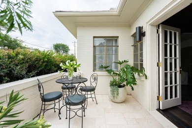 This Wagener Terrace residence offers luxury living in one of - photo 6