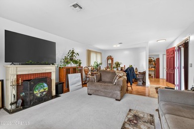 Welcome to this sought-after Castle Harbor model nestled within - photo 5