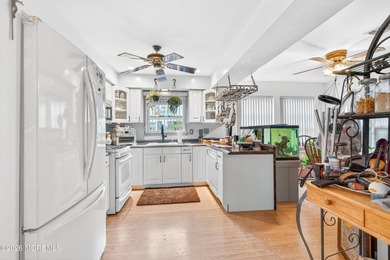 Welcome to this sought-after Castle Harbor model nestled within - photo 10