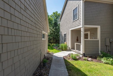 LOCATION-LOCATION-LOCATION! East Pointe Association -quiet end - photo 8