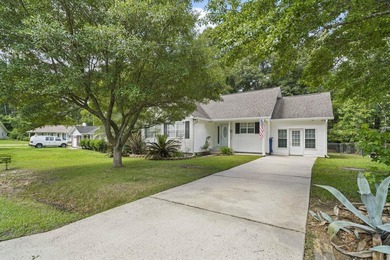 Beautiful 3 bedroom/2 bath home located in the quiet - photo 1