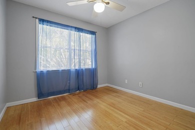 Beautiful 3 bedroom/2 bath home located in the quiet - photo 6