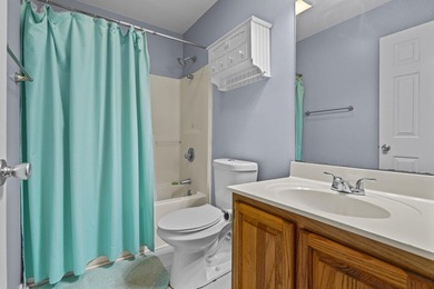Beautiful 3 bedroom/2 bath home located in the quiet - photo 7