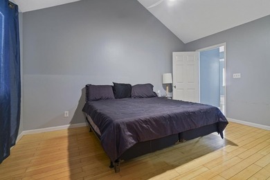 Beautiful 3 bedroom/2 bath home located in the quiet - photo 8