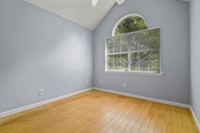 Beautiful 3 bedroom/2 bath home located in the quiet - photo 10