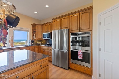 Perched at the edge of the Pacific within the exclusive gated - photo 22