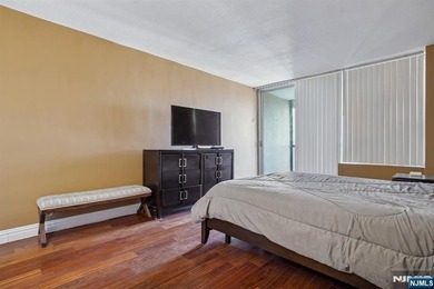 Stunning 1-Bedroom Co-op with Hudson River & GWB Views Welcome - photo 24