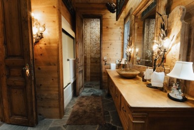 Experience unparalleled luxury at this breathtaking estate - photo 26