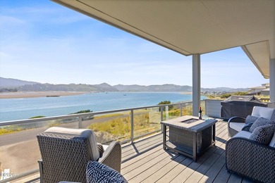 Perched at the edge of the Pacific within the exclusive gated - photo 31