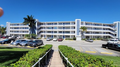 Welcome to the paradise of South Florida, resort-style social - photo 31