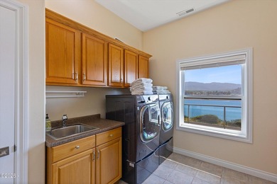 Perched at the edge of the Pacific within the exclusive gated - photo 33