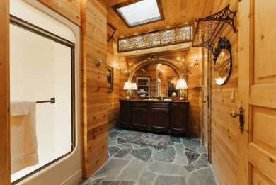 Experience unparalleled luxury at this breathtaking estate - photo 36