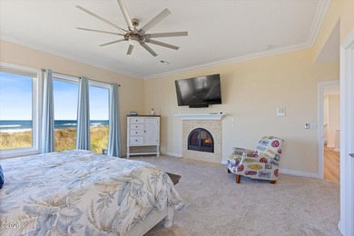 Perched at the edge of the Pacific within the exclusive gated - photo 38