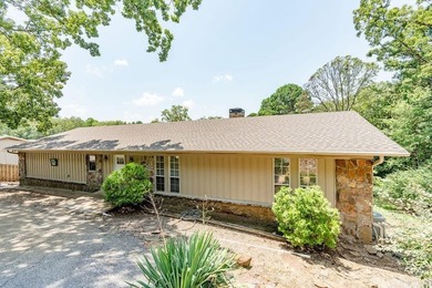 Lake life at its finest-fully furnished and move-in ready - photo 2