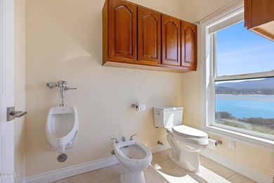 Perched at the edge of the Pacific within the exclusive gated - photo 44