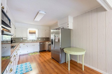 Lake life at its finest-fully furnished and move-in ready - photo 10