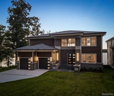 Lake Home Sale Pending in Bloomfield Hills, Michigan
