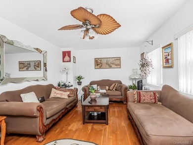 Beautifully maintained brick single-family home located in the - photo 3