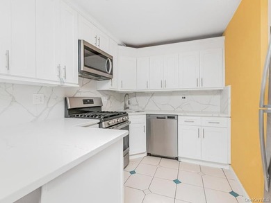 Beautifully maintained brick single-family home located in the - photo 5
