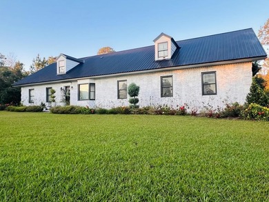 (private lake, pond, coastal) Home For Sale in Douglas Georgia