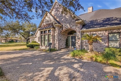 Glamorous home custom built in an exclusive neighborhood! - photo 2