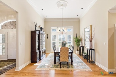 Glamorous home custom built in an exclusive neighborhood! - photo 5