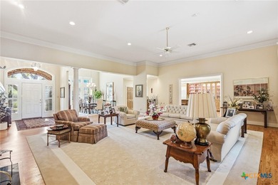Glamorous home custom built in an exclusive neighborhood! - photo 6
