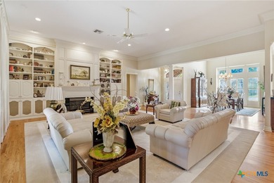 Glamorous home custom built in an exclusive neighborhood! - photo 9