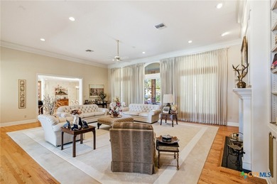Glamorous home custom built in an exclusive neighborhood! - photo 10