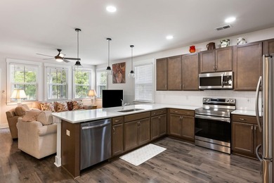 Welcome to 7789 Park Gate Drive, a beautifully maintained - photo 4